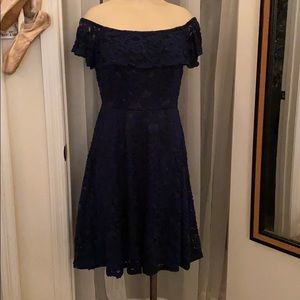 Super Cute Off-The-Shoulder Lace Sun Dress